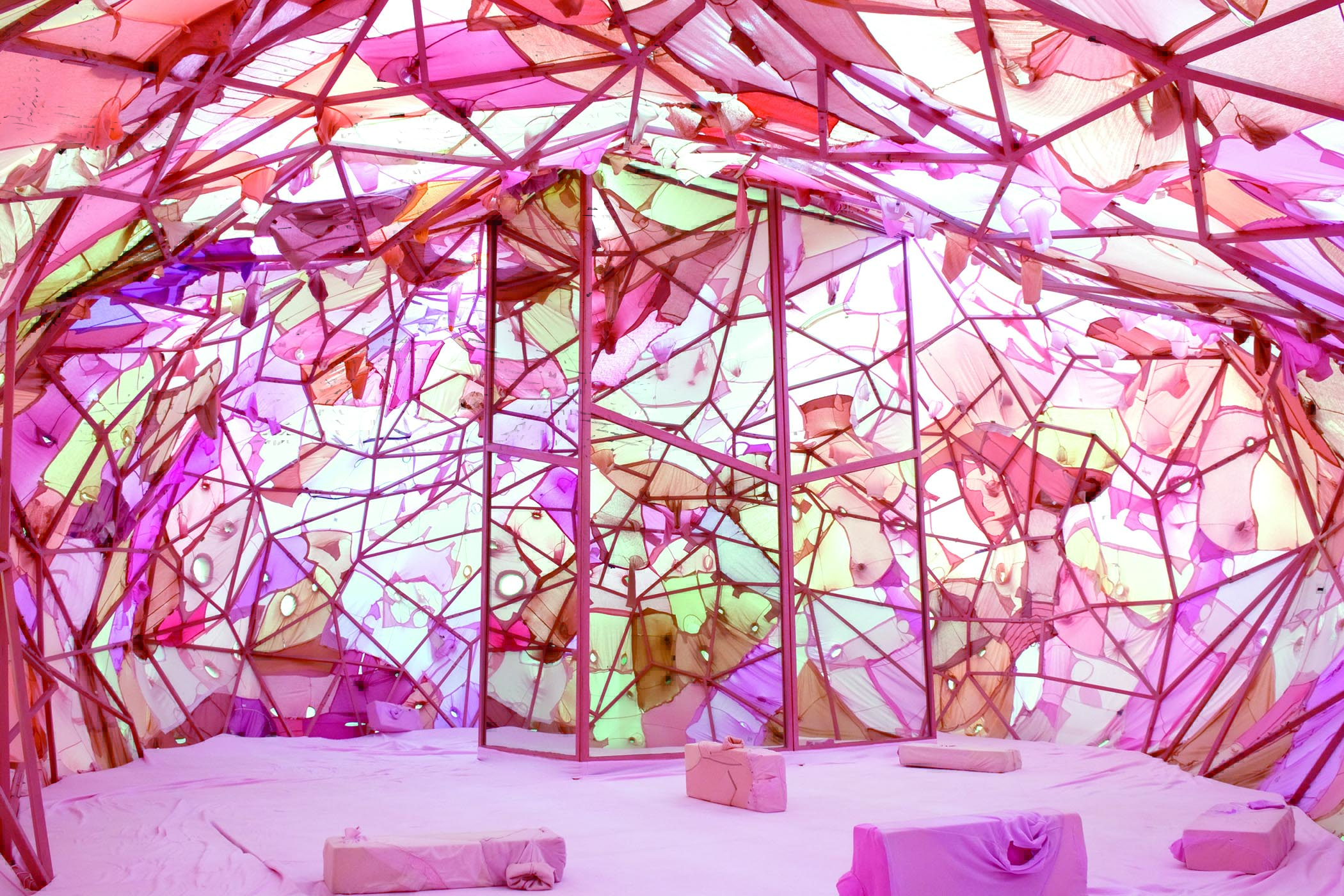 Yin Xiuzhen and Chiharu Shiota at the Hayward recycles old material