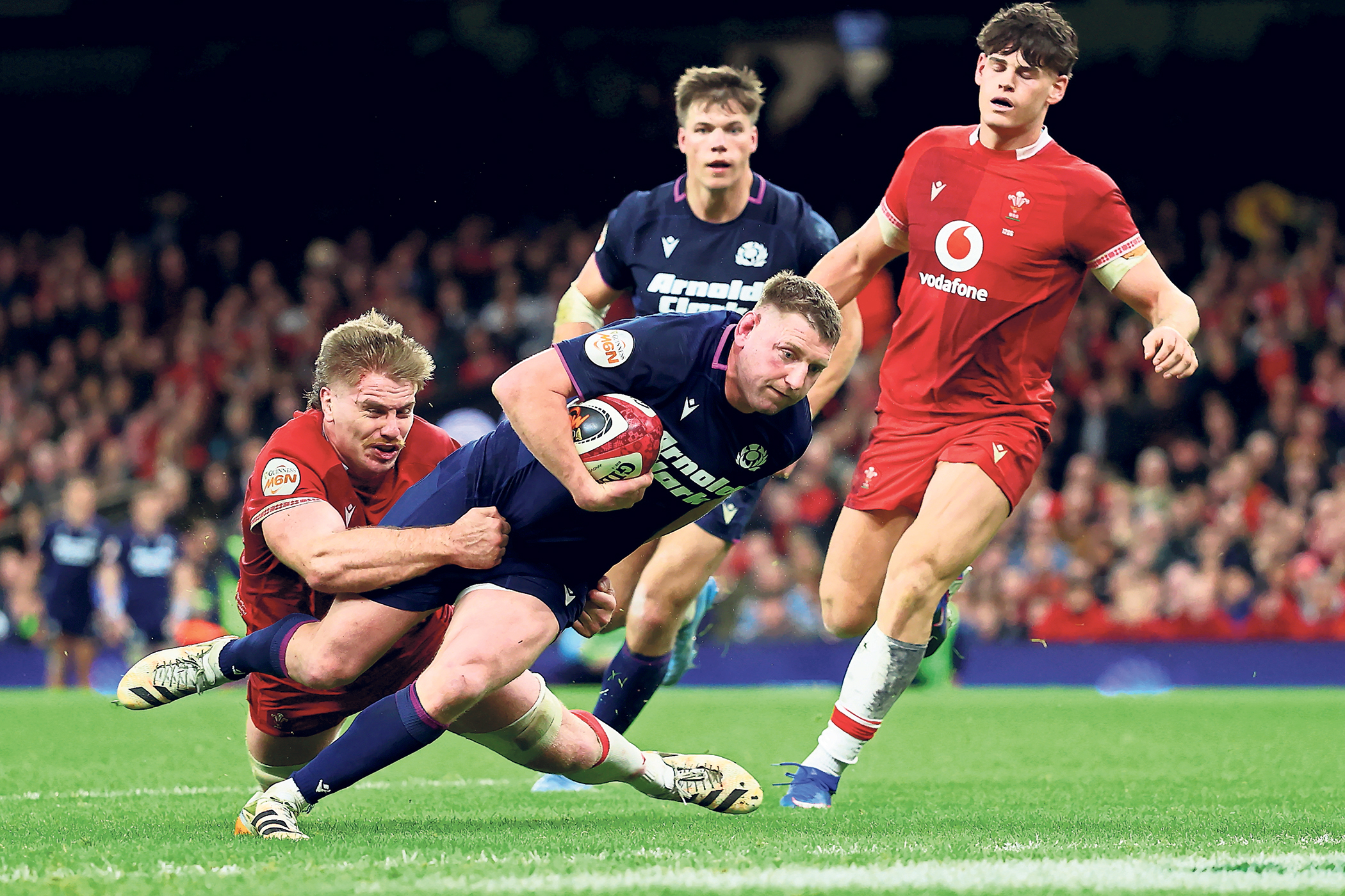 Finn Russell conjures special Scotland comeback to break Welsh hearts