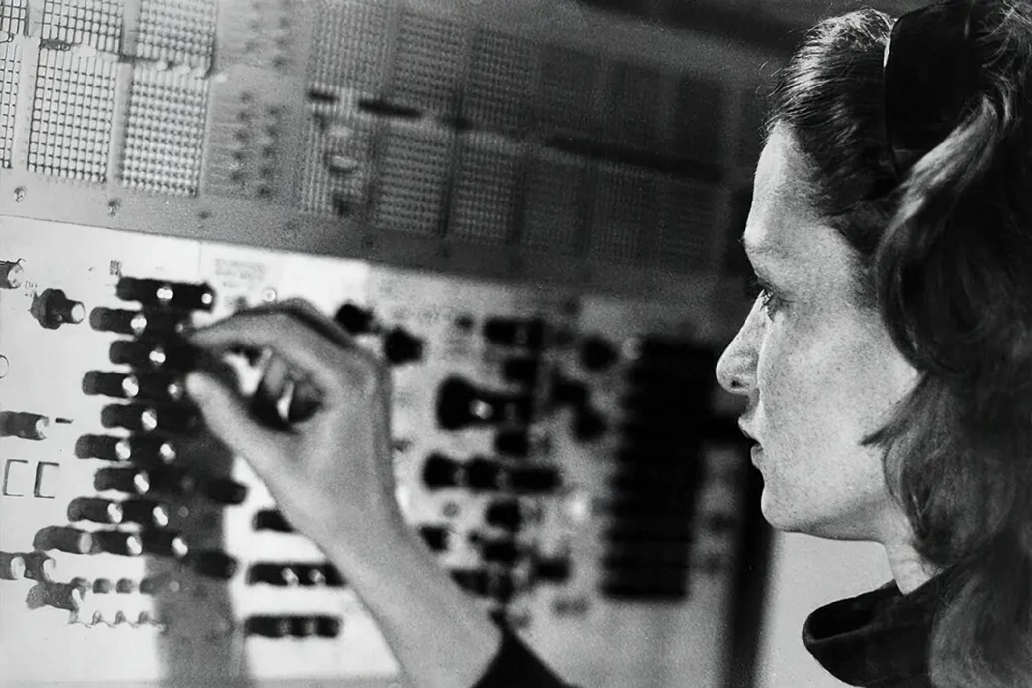 Éliane Radigue, abstract composer