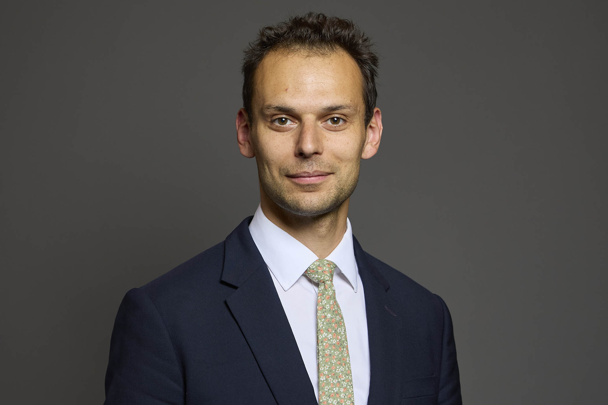 Labour minister resigns over secret investigation into reporters