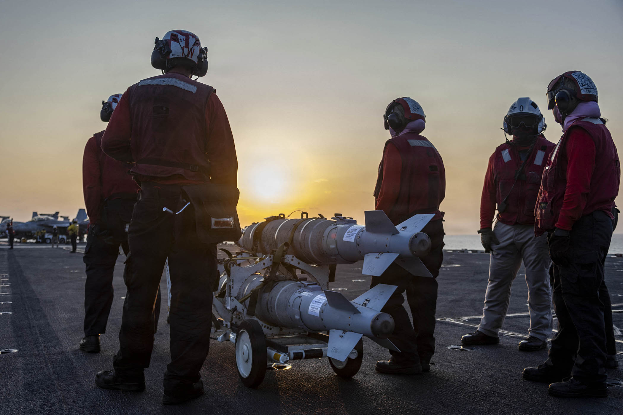 US weighs ‘boots on ground’ option as offensive drags on